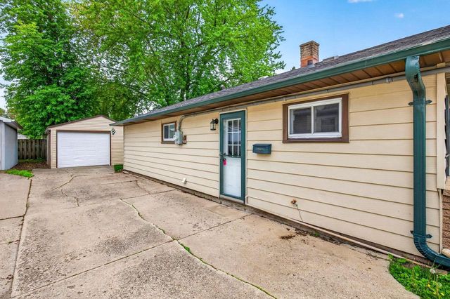 715 DIVISION STREET, Neenah, WI 54956