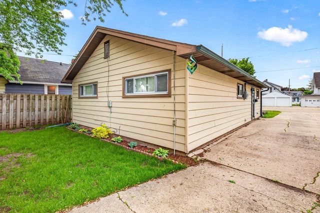 715 DIVISION STREET, Neenah, WI 54956