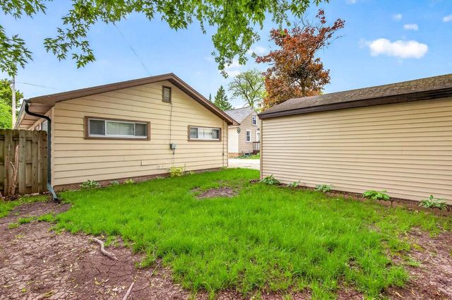 715 DIVISION STREET, Neenah, WI 54956