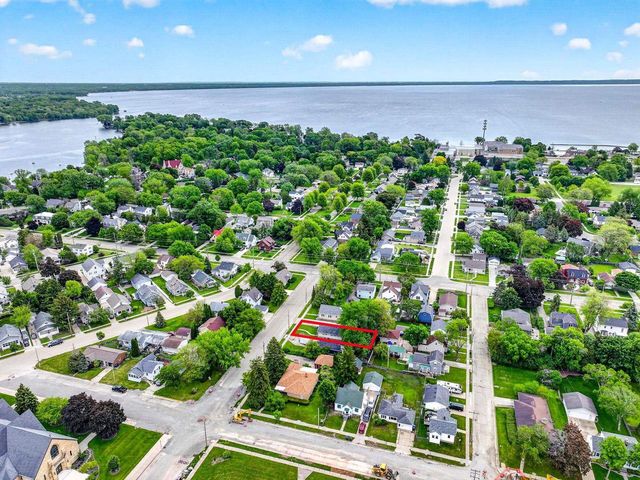 715 DIVISION STREET, Neenah, WI 54956