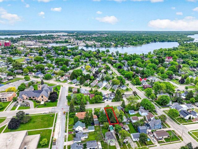 715 DIVISION STREET, Neenah, WI 54956