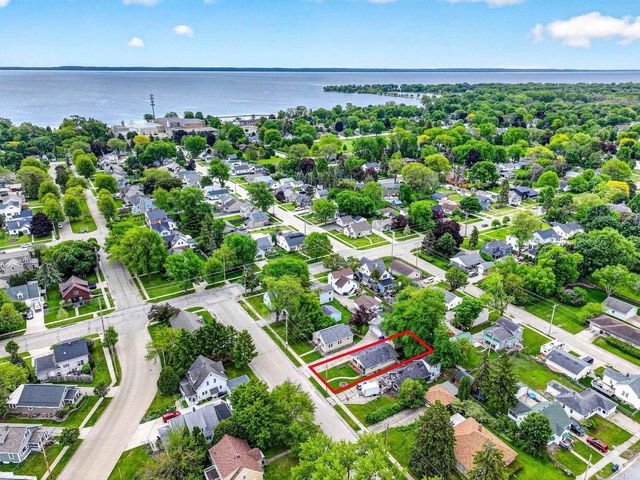 715 DIVISION STREET, Neenah, WI 54956