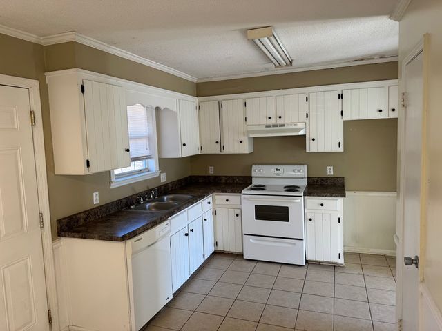 823 Landview, Taylor, AL 36301