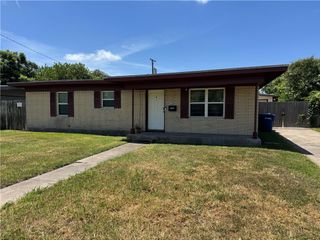5829 Kimbrough Dr, Corpus Christi, TX 78412