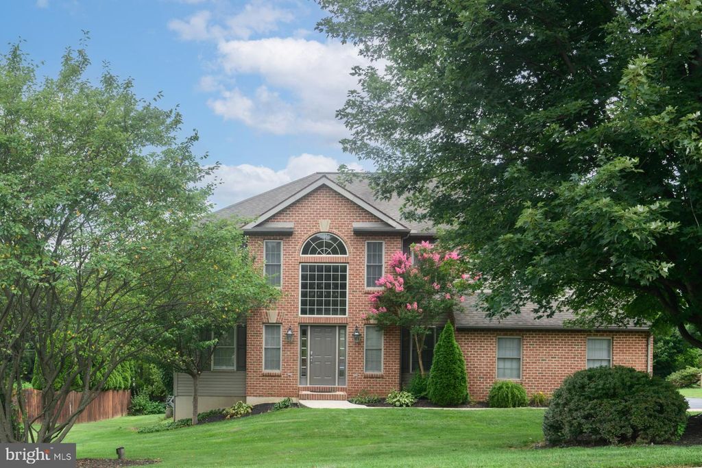 1903 KENDALE PL, Lancaster, PA 17601