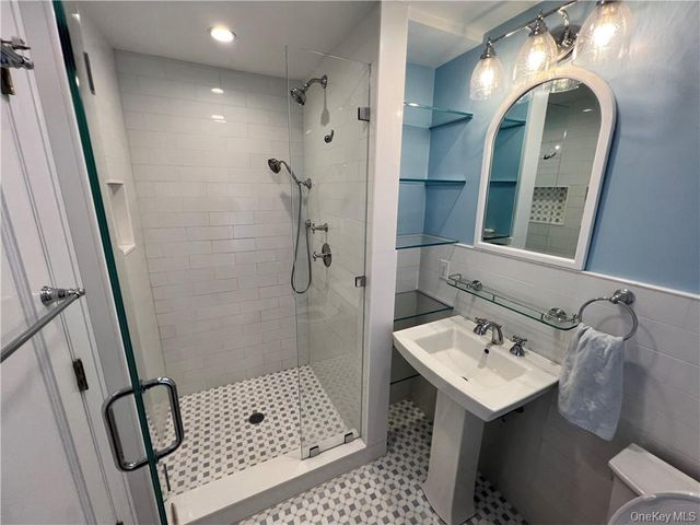 88 Hartsdale Avenue, White Plains, NY 10605