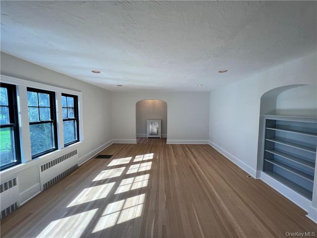 88 Hartsdale Avenue, White Plains, NY 10605