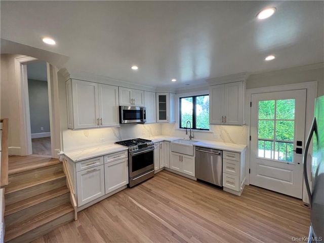 88 Hartsdale Avenue, White Plains, NY 10605