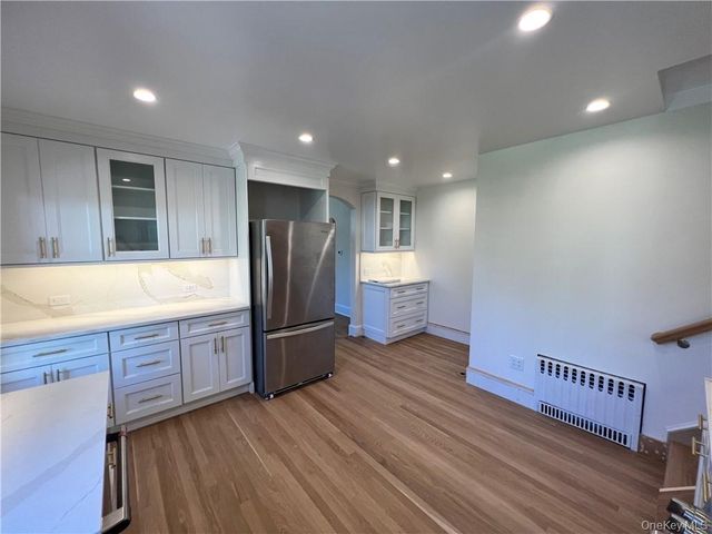 88 Hartsdale Avenue, White Plains, NY 10605
