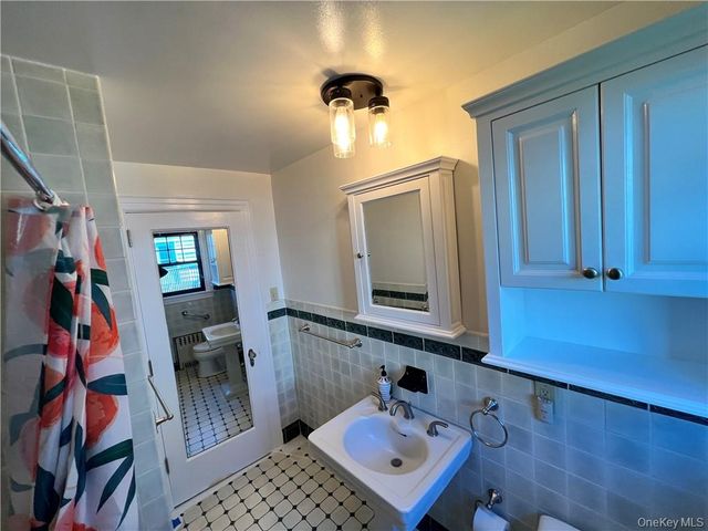 88 Hartsdale Avenue, White Plains, NY 10605