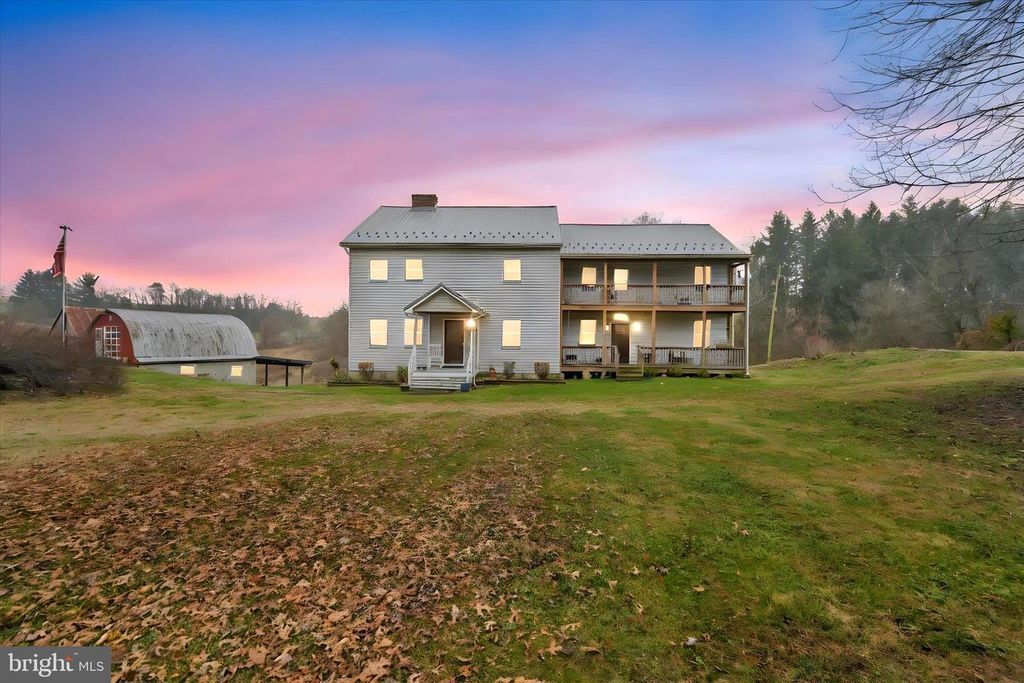 7 N OAK LN, Schuylkill Haven, PA 17972