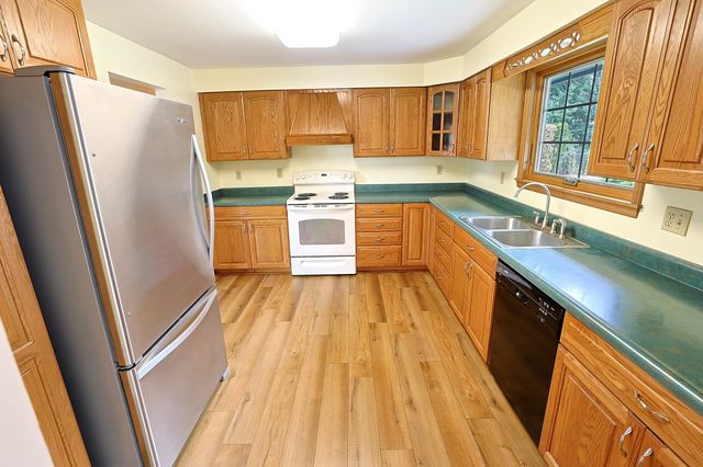 15610 E 27th Ave, Veradale, WA 99037