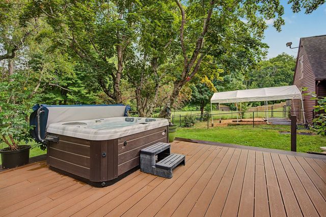 60 Main Road, Westhampton, MA 01027