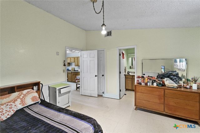 502 E Heard Street, Ganado, TX 77962