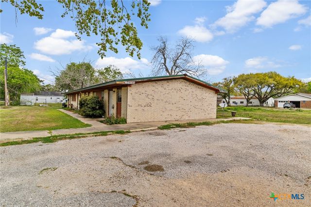 502 E Heard Street, Ganado, TX 77962