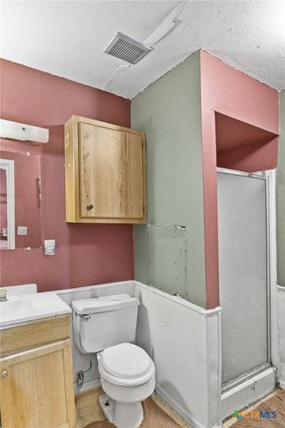 502 E Heard Street, Ganado, TX 77962