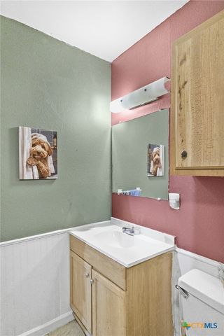 502 E Heard Street, Ganado, TX 77962