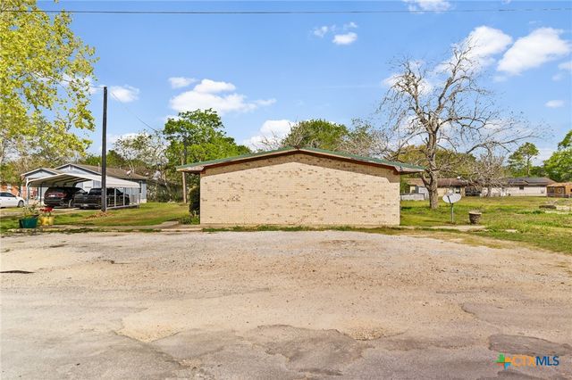 502 E Heard Street, Ganado, TX 77962
