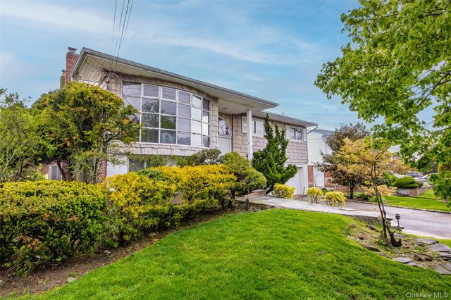 3386 Bertha Drive, Baldwin, NY 11510