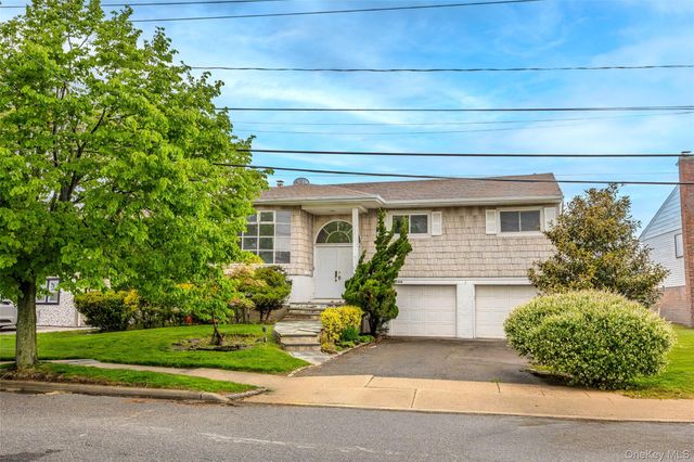 3386 Bertha Drive, Baldwin, NY 11510