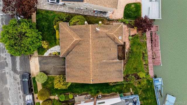 3386 Bertha Drive, Baldwin, NY 11510