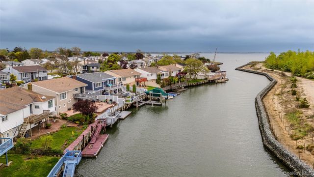 3386 Bertha Drive, Baldwin, NY 11510