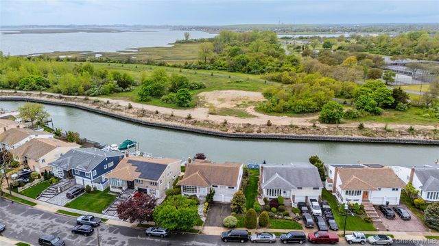 3386 Bertha Drive, Baldwin, NY 11510