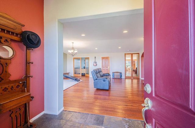 300 Mesa Road, Salinas, CA 93908