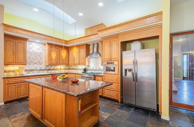 300 Mesa Road, Salinas, CA 93908