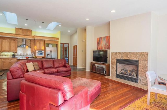 300 Mesa Road, Salinas, CA 93908