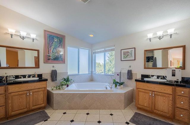 300 Mesa Road, Salinas, CA 93908