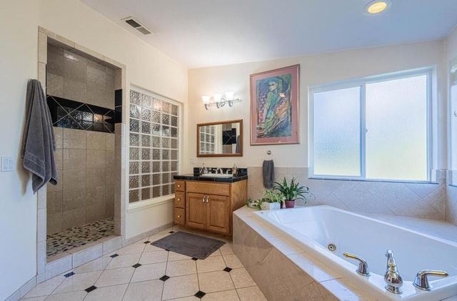 300 Mesa Road, Salinas, CA 93908