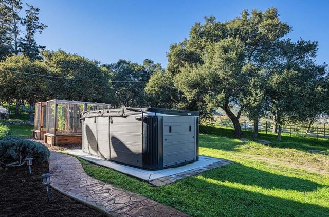 300 Mesa Road, Salinas, CA 93908