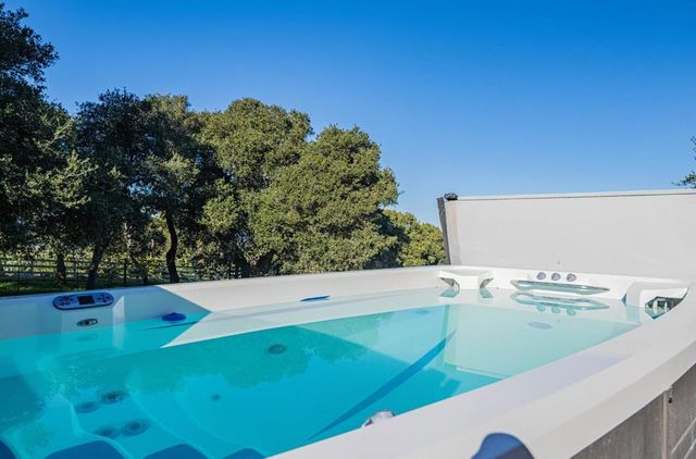 300 Mesa Road, Salinas, CA 93908