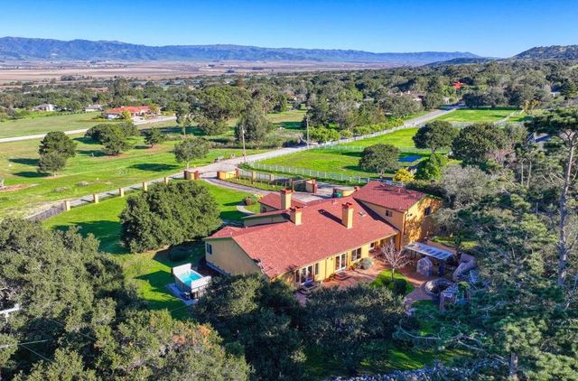 300 Mesa Road, Salinas, CA 93908