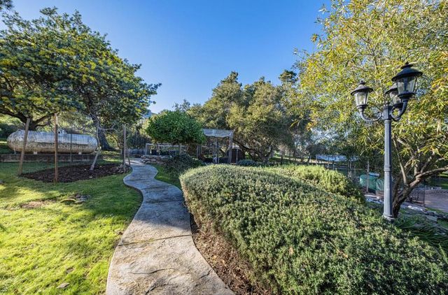 300 Mesa Road, Salinas, CA 93908