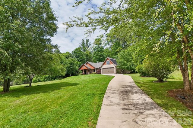 25 Willow Branch Lane, Weaverville, NC 28787