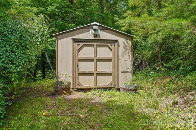 25 Willow Branch Lane, Weaverville, NC 28787