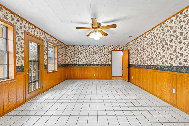 304 N Redbud St, Ore City, TX 75683