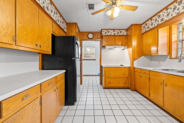 304 N Redbud St, Ore City, TX 75683