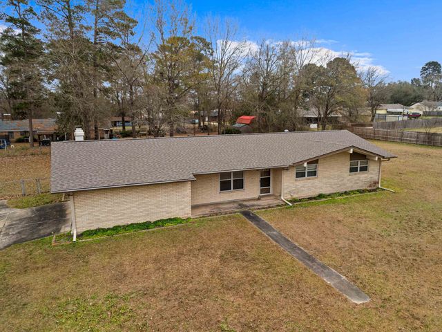 304 N Redbud St, Ore City, TX 75683