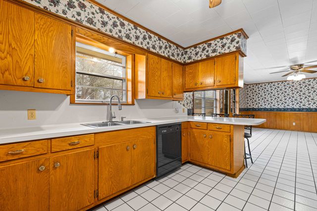 304 N Redbud St, Ore City, TX 75683