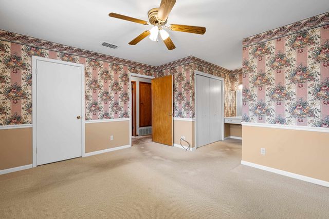 304 N Redbud St, Ore City, TX 75683