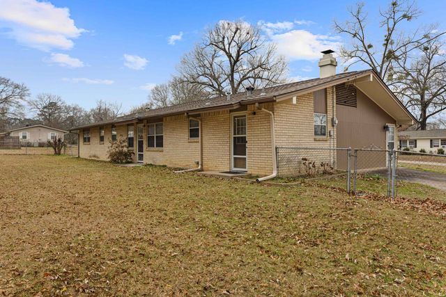 304 N Redbud St, Ore City, TX 75683
