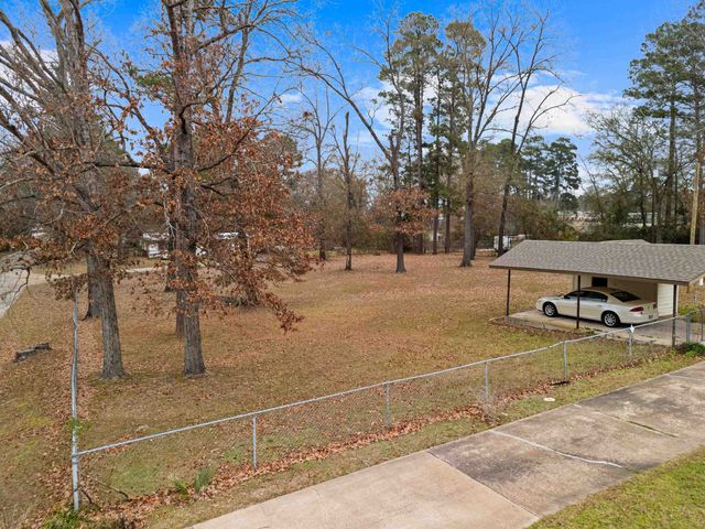 304 N Redbud St, Ore City, TX 75683