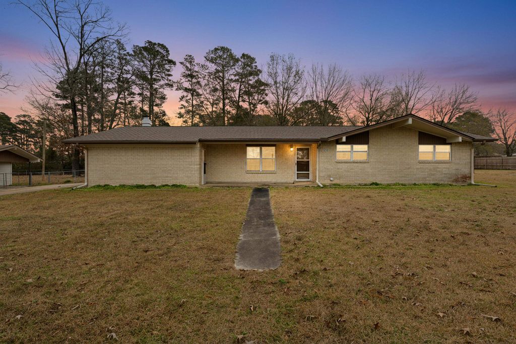 304 N Redbud St, Ore City, TX 75683