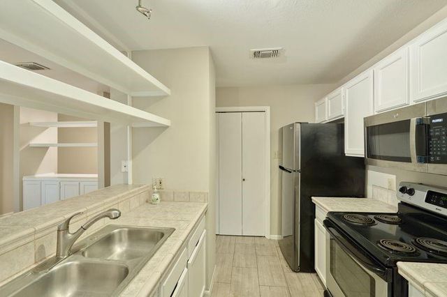 4 Sawmill Grove Lane Circle 4, The Woodlands, TX 77380
