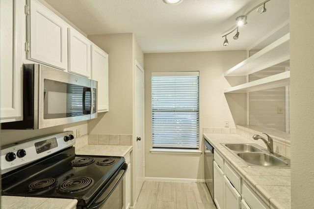 4 Sawmill Grove Lane Circle 4, The Woodlands, TX 77380