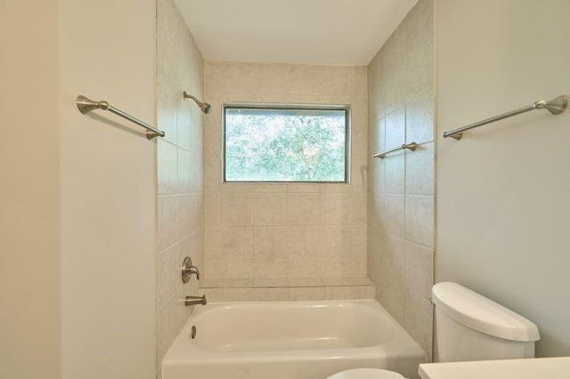 4 Sawmill Grove Lane Circle 4, The Woodlands, TX 77380