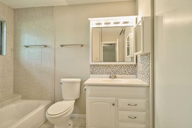4 Sawmill Grove Lane Circle 4, The Woodlands, TX 77380